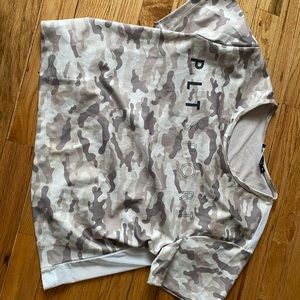Athletic mesh back camo crop top